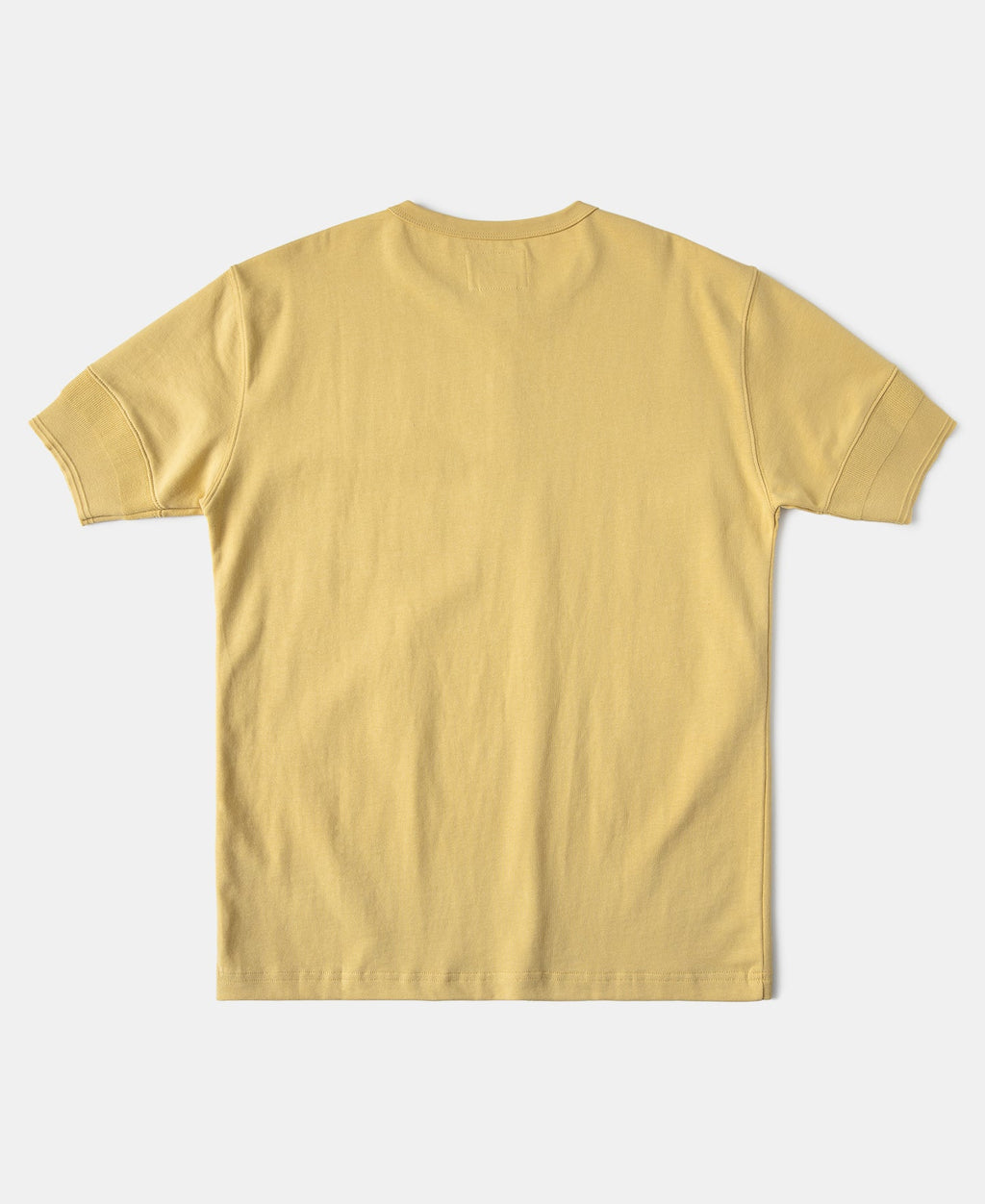 Vintage-kollane lühikeste varrukatega Henley T-särk, pleekinud ja vabaaja stiilis